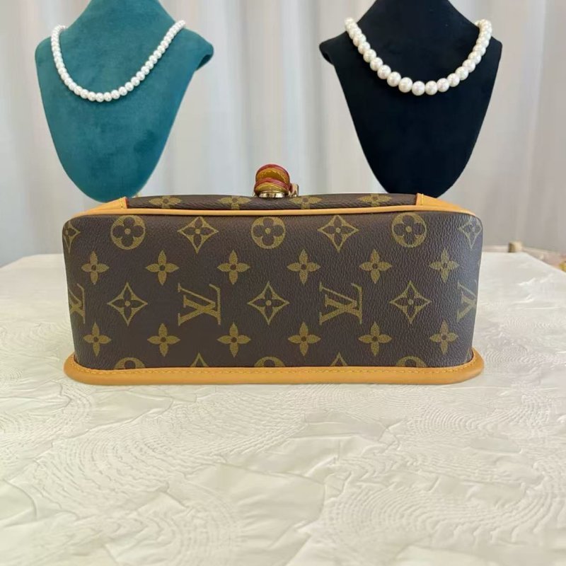 LV DIANE 經典老花法棍包黑肩帶 芯片款 24年 99新 24*15*9-6