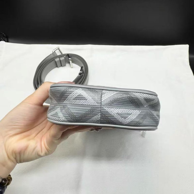 Dior Hit The Road CD Diamond 手機包灰色 長11cm 寬5cm高 19cm 99新 配件防塵袋-2