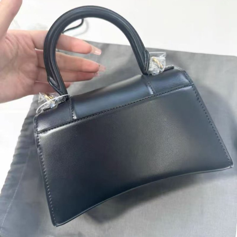 全新 Balenciaga hourglass 沙漏包黑金xs 配件塵袋(細節私訊)-3