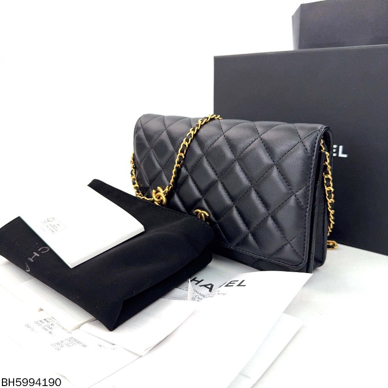 Chanel 香奈兒羊皮純色菱格縫紉 肩背包斜背包晶片款-1