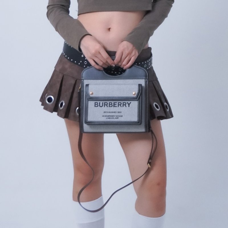 Burberry 展示品 Pocket 帆布手提/斜背口袋包-小(8039363-黑灰)-0