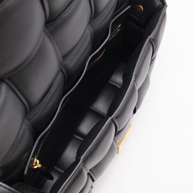 BOTTEGA VENETA Padded Cassette 枕頭編織包-3