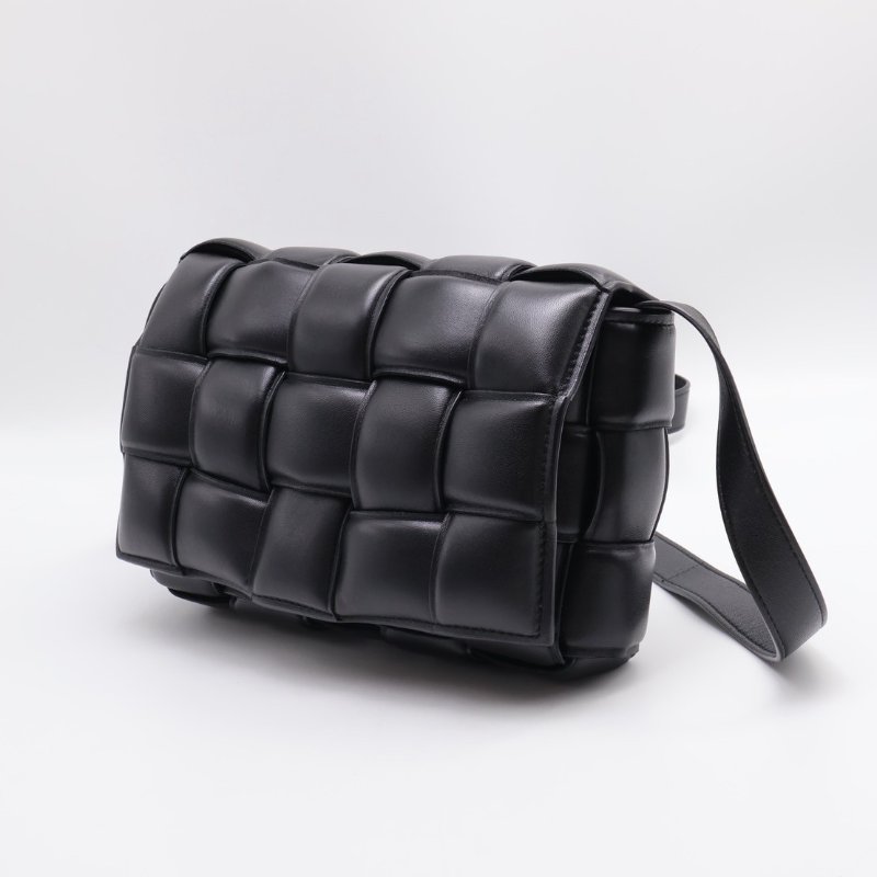 BOTTEGA VENETA Padded Cassette 枕頭編織包-11