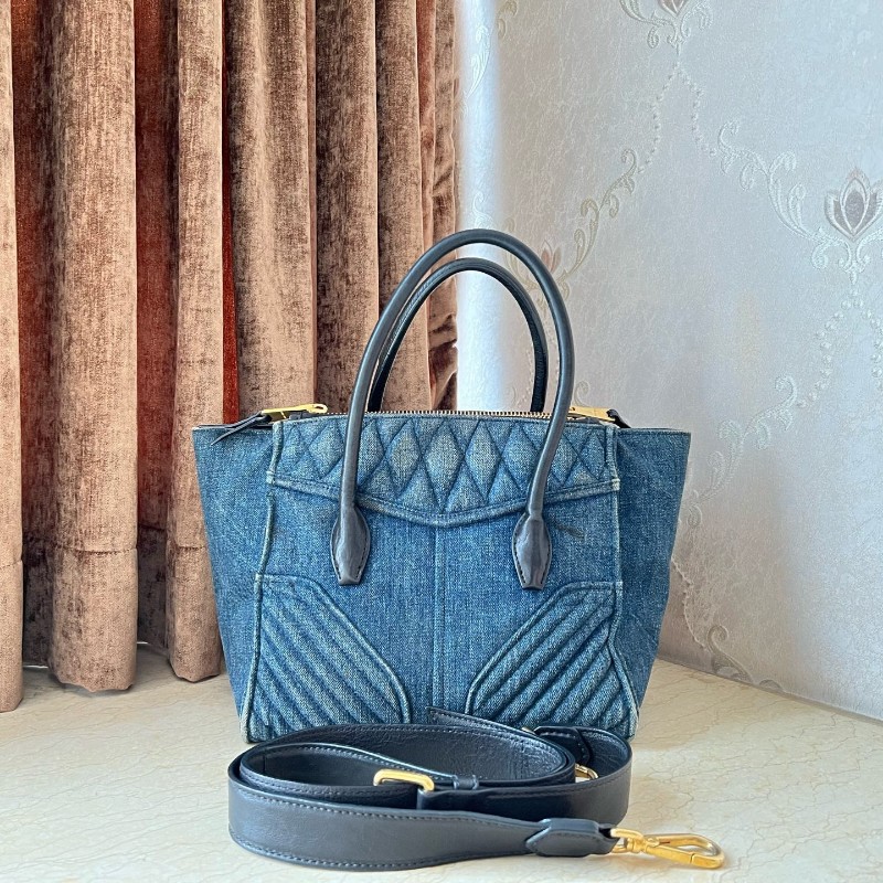 Miumiu 深藍牛仔笑臉2ways蝙蝠秋千包 托特包tote-1