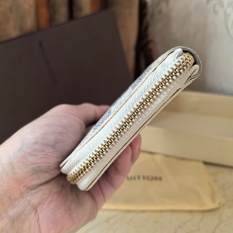 LV 路易威登 白棋盤格 拉鍊錢包 中長夾銀包-3