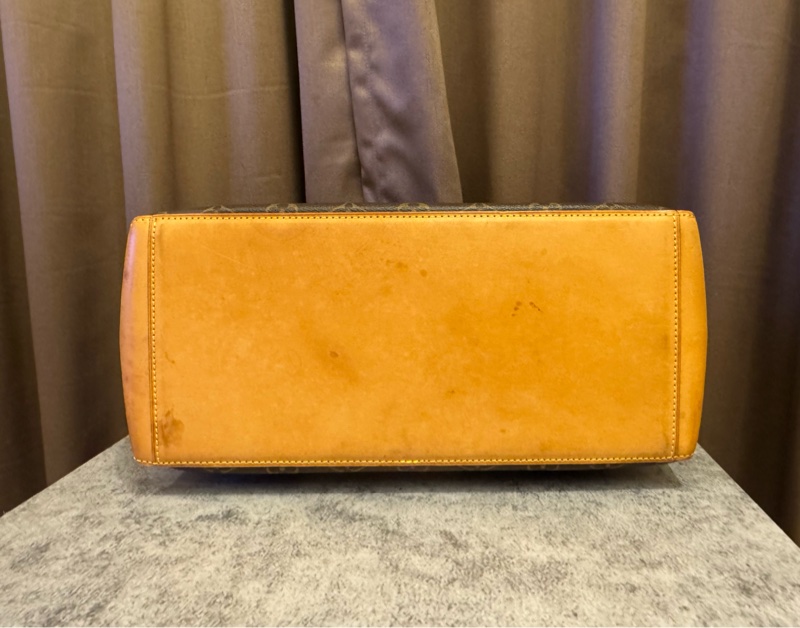 Louis Vuitton 經典老花絕版天心包 二手物況好-34