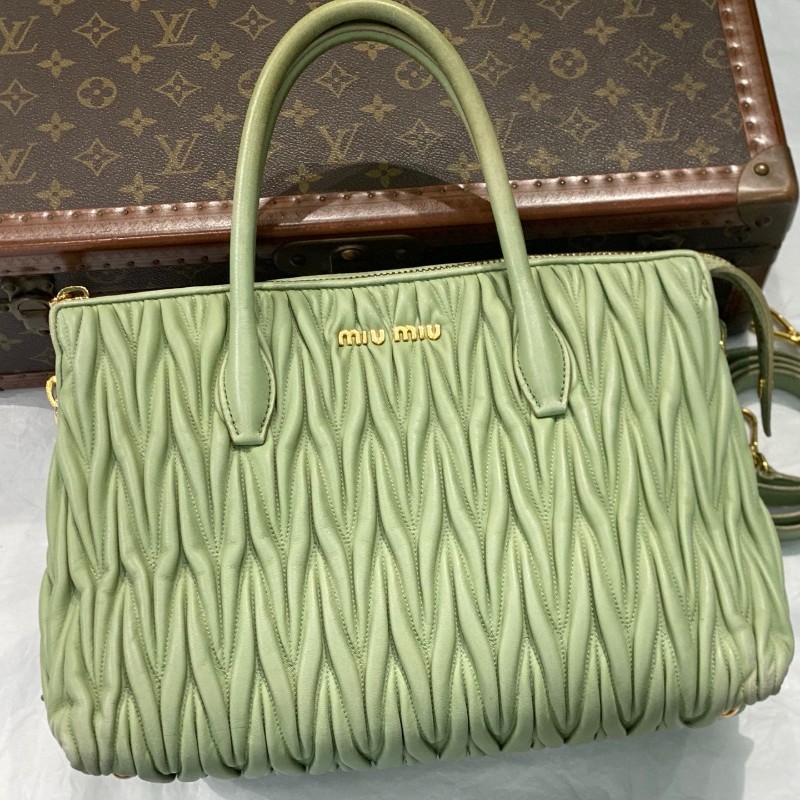 Miumiu  經典褶皺手提包 肩背包 牛油果色 托特包-0