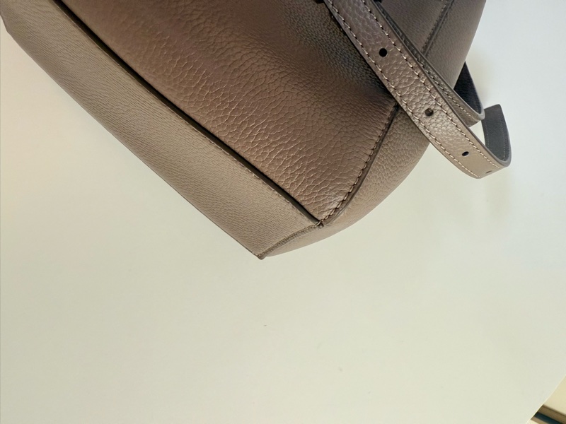 ✔️TORY BURCH  TB McGraw Hobo 真皮變形水桶包/手提包／斜背包／可可色/小號-9