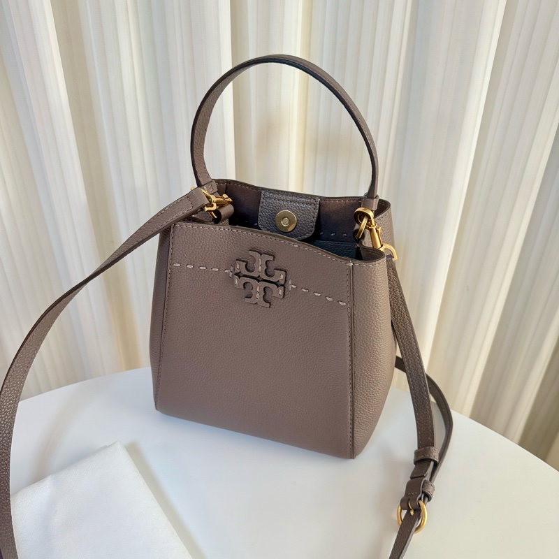 ✔️TORY BURCH  TB McGraw Hobo 真皮變形水桶包/手提包／斜背包／可可色/小號-2