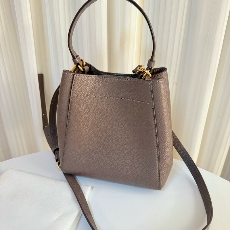 ✔️TORY BURCH  TB McGraw Hobo 真皮變形水桶包/手提包／斜背包／可可色/小號-3