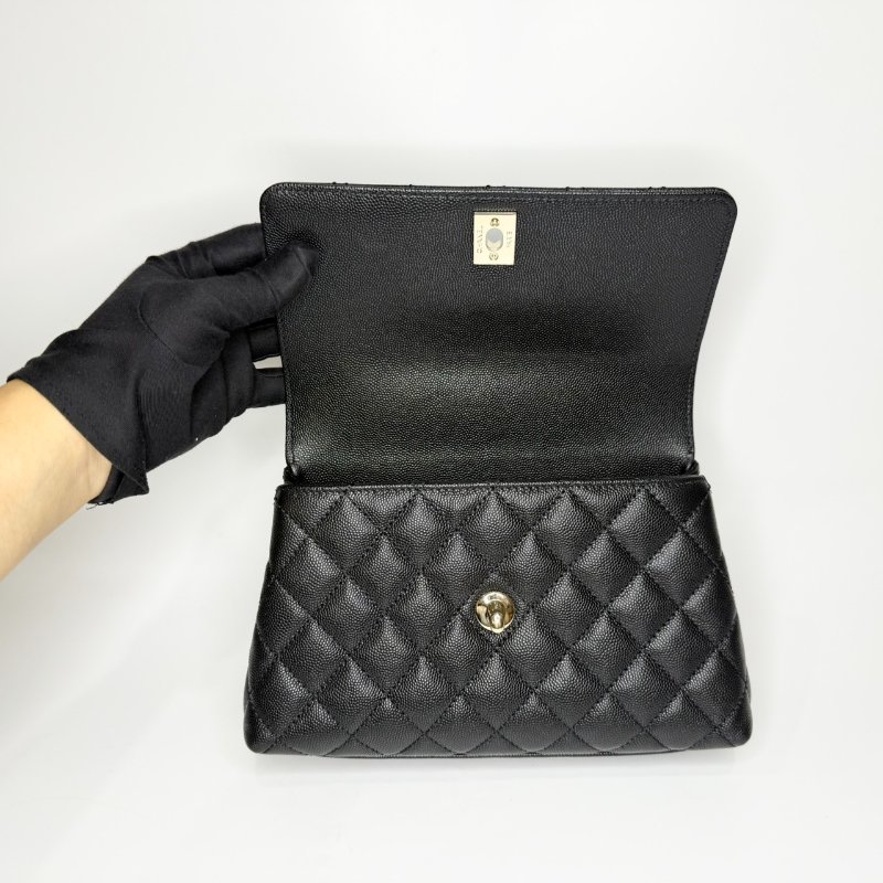 Chanel黑色金釦菱格紋荔枝皮小號CoCo Handle/A92990-10