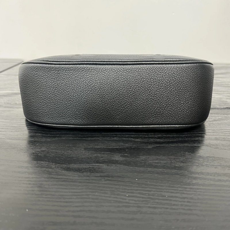 LV Bagatelle全皮壓花肩背斜背牛角包 芯片款 24*18*7 98新配件塵袋-5