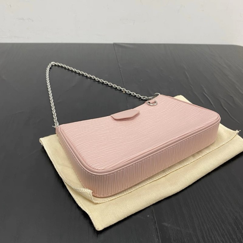 LV easy pouch on strap芭蕾粉水波紋大麻將腋下包 芯片款 19*11*3 98新配件塵袋-5