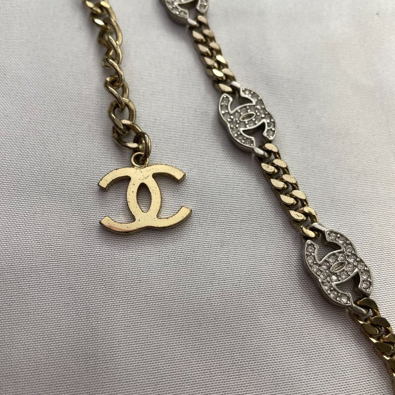 CHANEL  LOGO鑲鑽手鍊-5