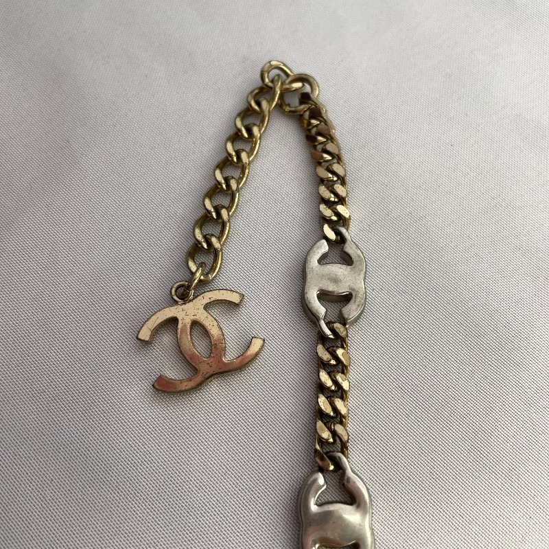 CHANEL  LOGO鑲鑽手鍊-7