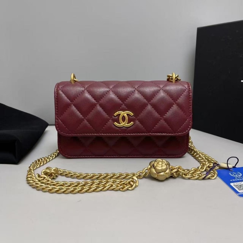 Chanel香奈兒 酒紅色全皮菱格山茶花金球woc 晶片款， 尺寸17×10 附件 盒子 塵袋-0