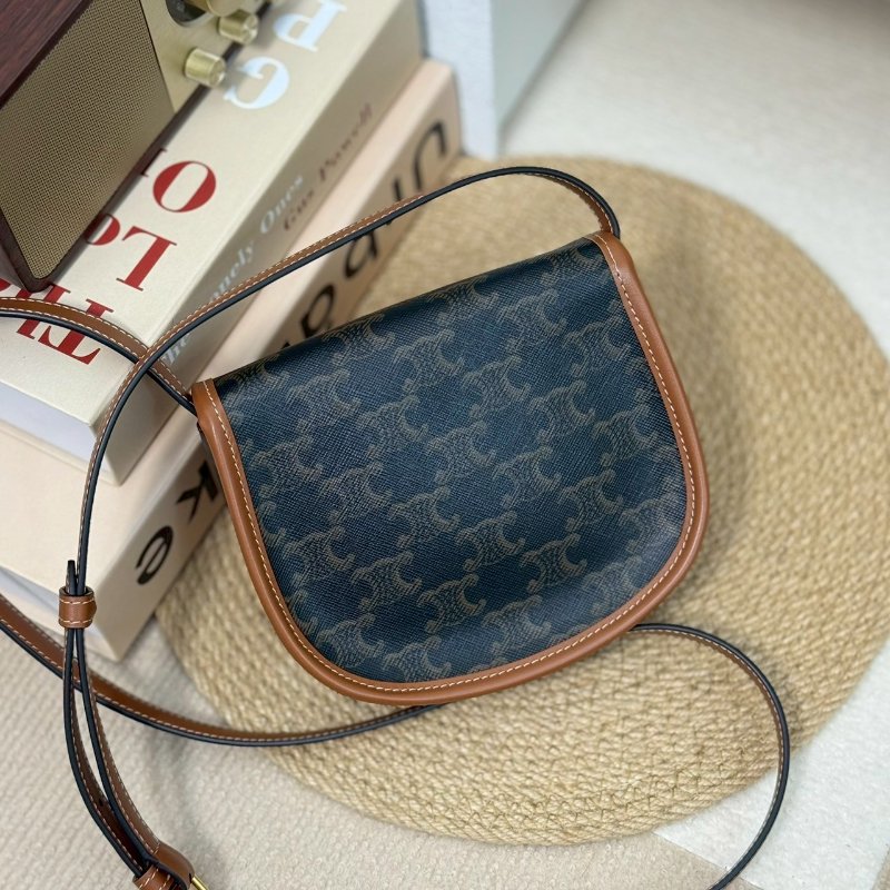 (🤍已售出/可私訊預定)🏷Celine．Triomphe Mini 馬鞍包/客人寄賣-1