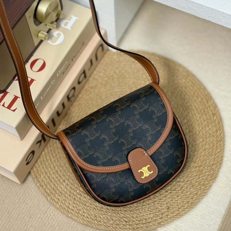 (🤍已售出/可私訊預定)🏷Celine．Triomphe Mini 馬鞍包/客人寄賣-2