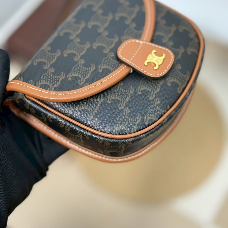 (🤍已售出/可私訊預定)🏷Celine．Triomphe Mini 馬鞍包/客人寄賣-5