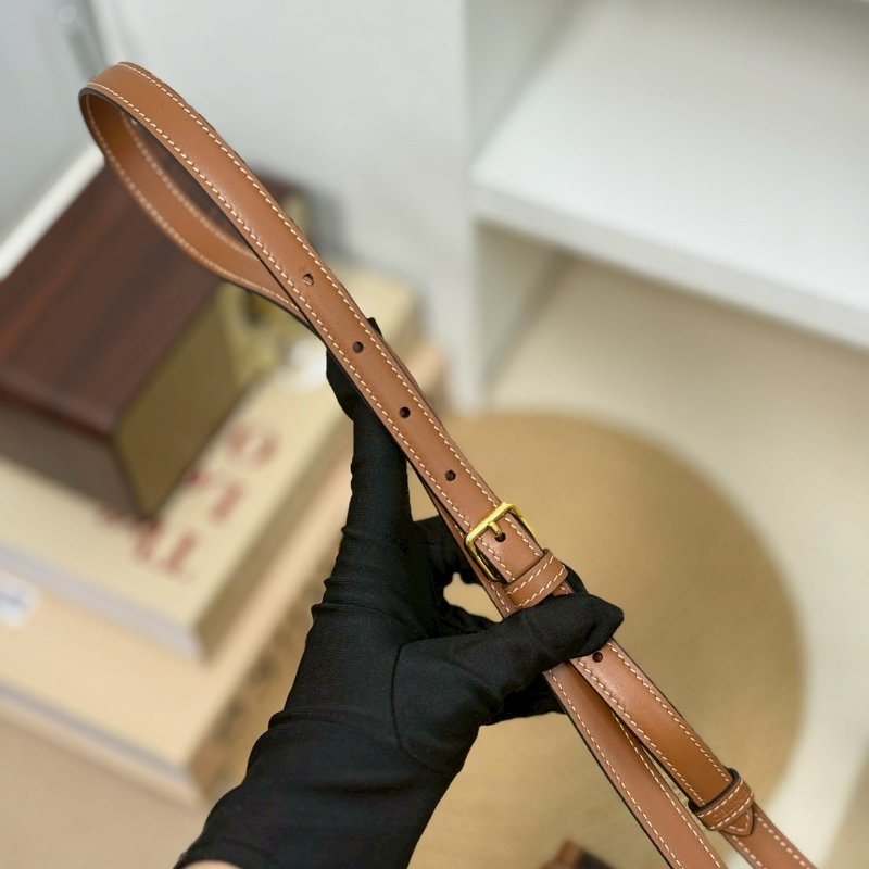 (🤍已售出/可私訊預定)🏷Celine．Triomphe Mini 馬鞍包/客人寄賣-21