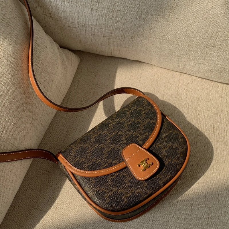 (🤍已售出/可私訊預定)🏷Celine．Triomphe Mini 馬鞍包/客人寄賣-22