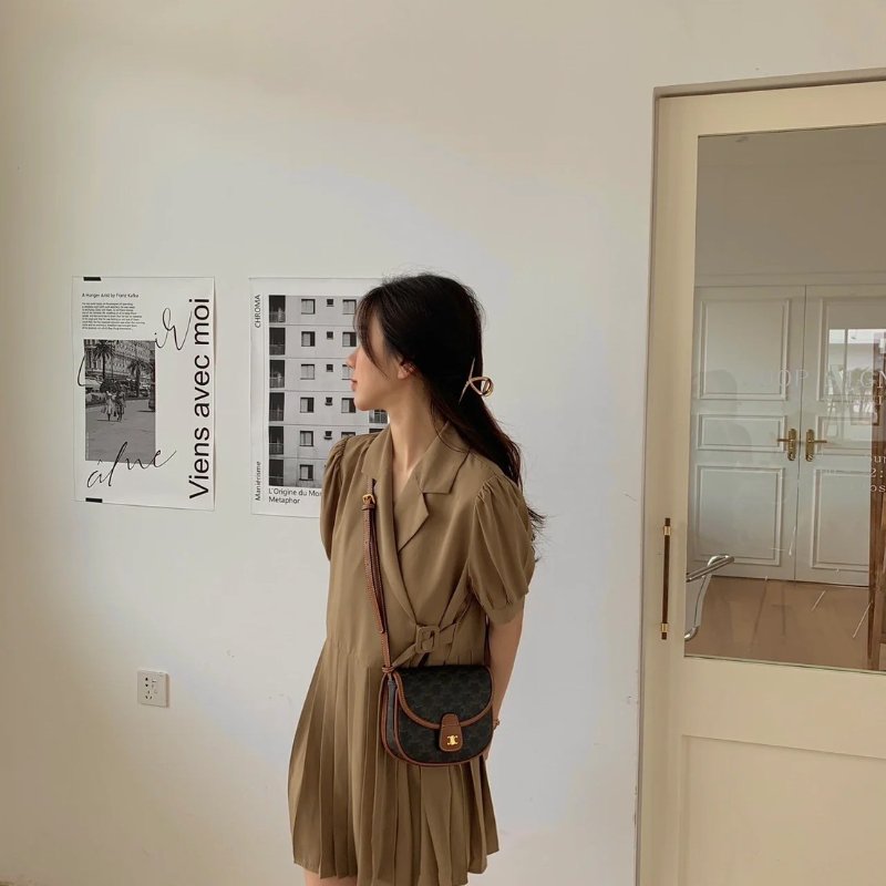 (🤍已售出/可私訊預定)🏷Celine．Triomphe Mini 馬鞍包/客人寄賣-25