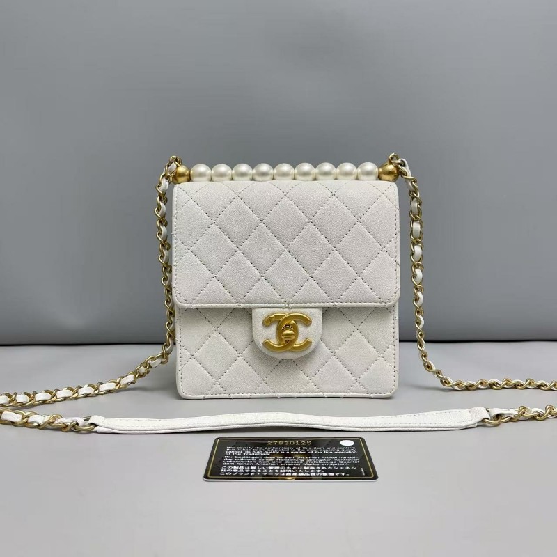 Chanel香奈兒 白色全皮菱格珍珠鏈條包 ，尺寸15.5×15 鐳射27開 附件卡-0