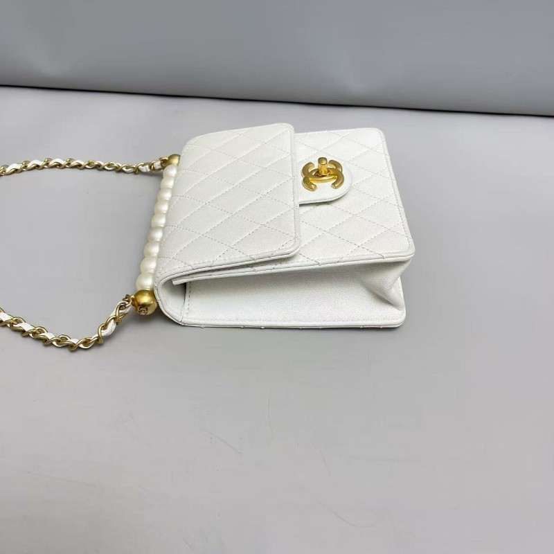 Chanel香奈兒 白色全皮菱格珍珠鏈條包 ，尺寸15.5×15 鐳射27開 附件卡-2
