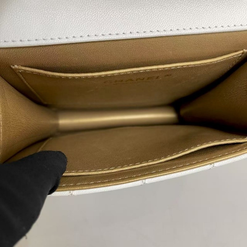 Chanel香奈兒 白色全皮菱格珍珠鏈條包 ，尺寸15.5×15 鐳射27開 附件卡-8