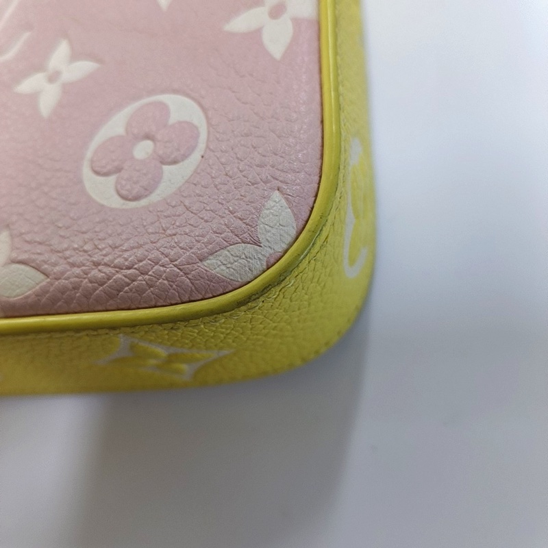 LV路易威登 全皮壓紋拼色三合一 晶片款-10