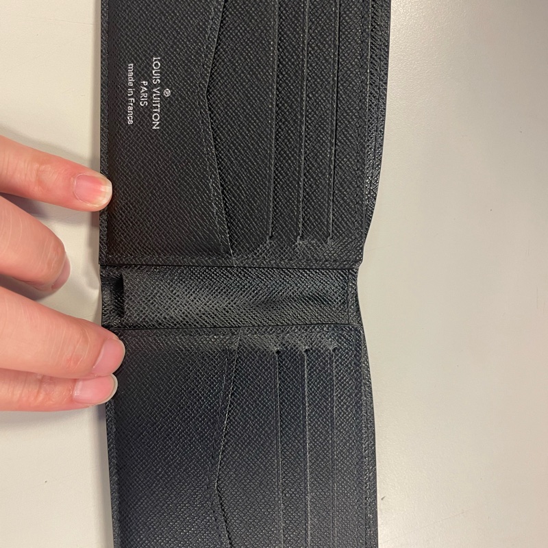 LV 黑色水波紋經典短夾-10