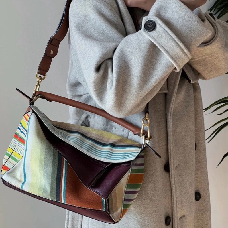 Loewe羅意威 彩條紋拼接Puzzle幾何包 中號約29底長-3