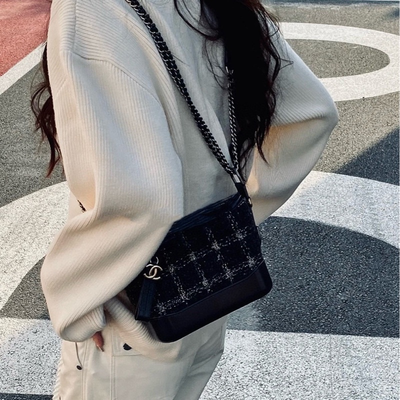 Chanel香奈兒 Gabrielle流浪包 小號約20*16*8 炭黑金銀色編織 28開-2