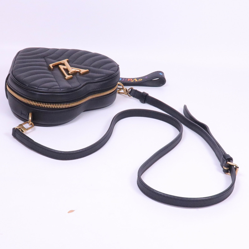 LOUIS VUITTON 牛皮皮革New Wave Heart Bag金扣肩背袋-8