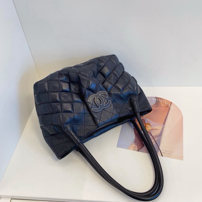 Chanel 黑銀立體泡芙菱格 雙C logo 托特包 尺寸約35*20*11-6