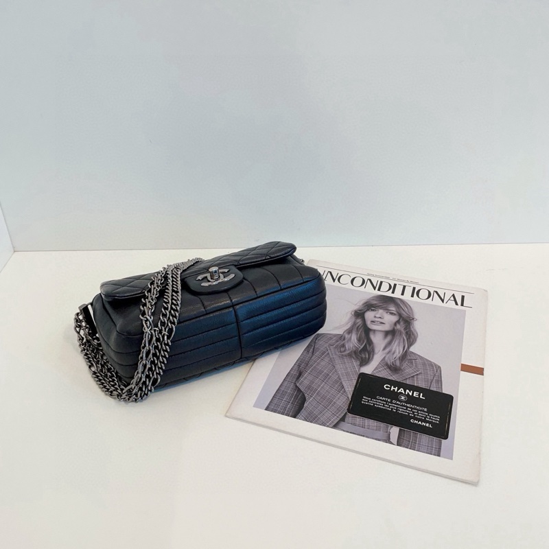 Chanel 香奈兒 黑銀牛皮菱格拼竪紋 大mini 約20*13*6-5