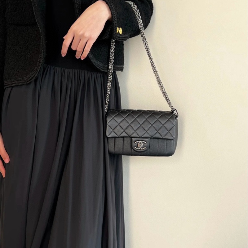 Chanel 香奈兒 黑銀牛皮菱格拼竪紋 大mini 約20*13*6-6