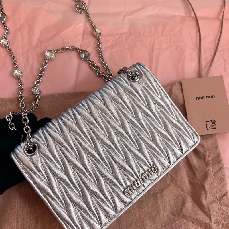 miumiu 銀色褶皺woc小號單肩斜挎包肩背包 附件塵袋卡片-0