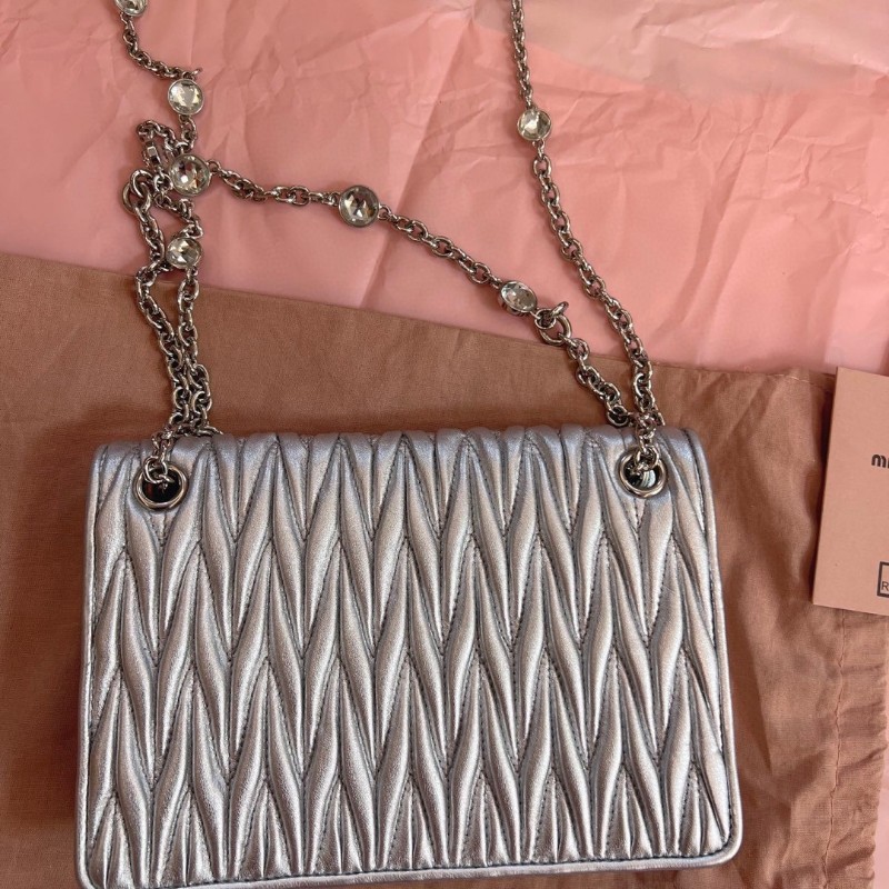 miumiu 銀色褶皺woc小號單肩斜挎包肩背包 附件塵袋卡片-2