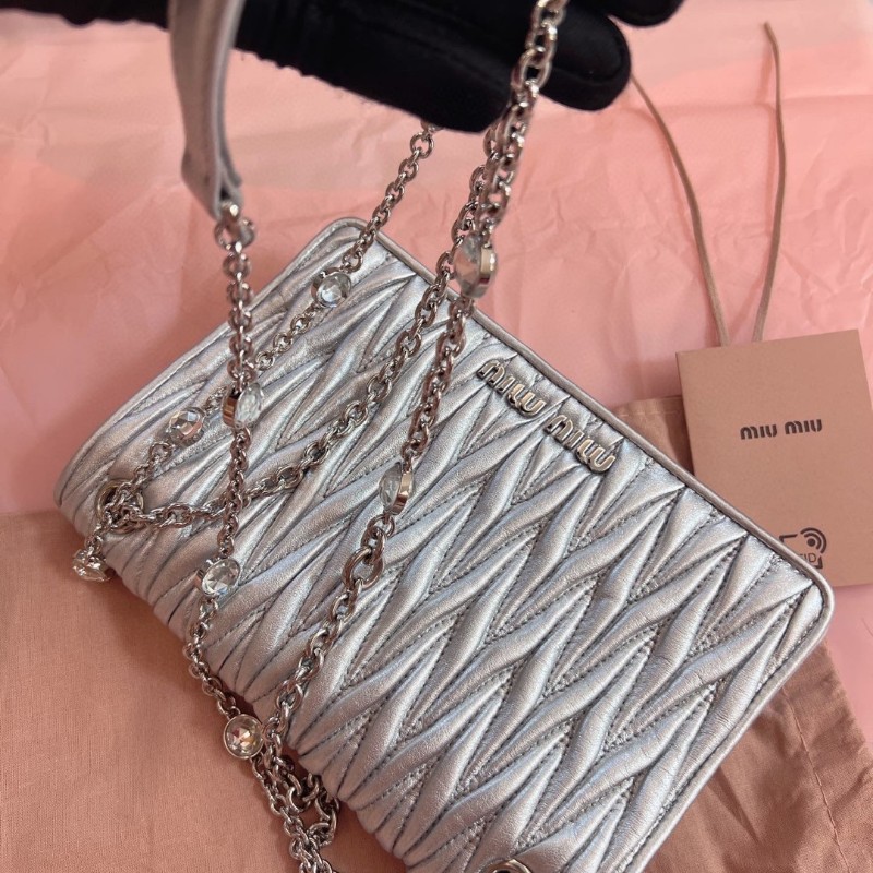 miumiu 銀色褶皺woc小號單肩斜挎包肩背包 附件塵袋卡片-4