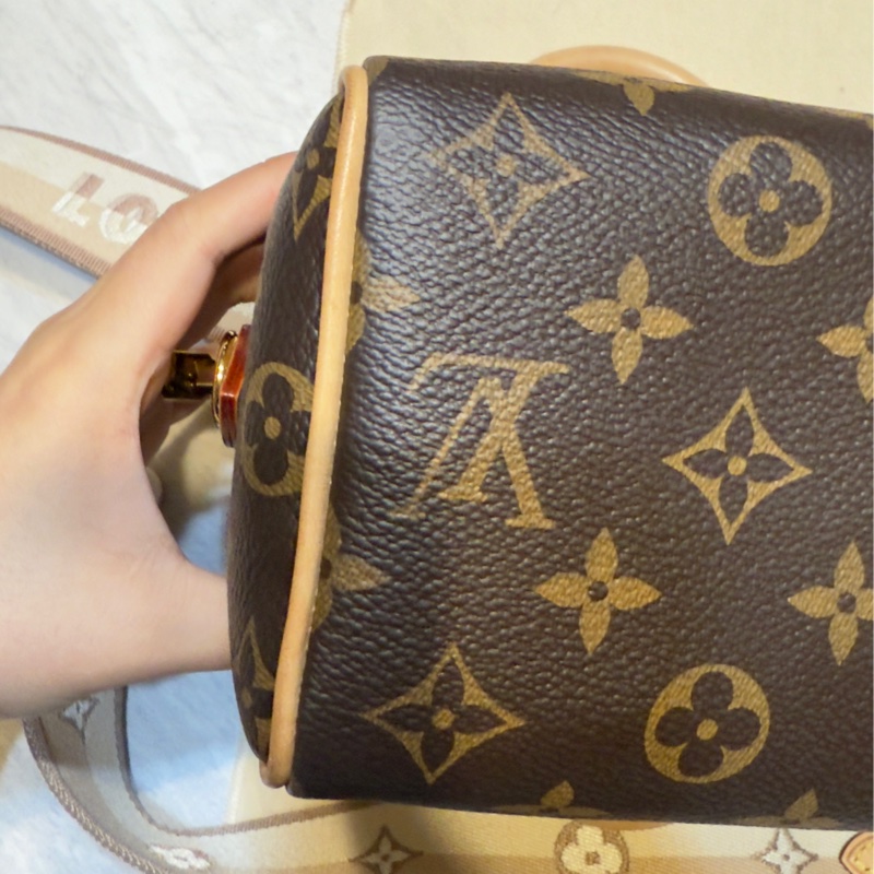 Louis Vuitton Speedy 20 奶茶肩帶 老花全配-10