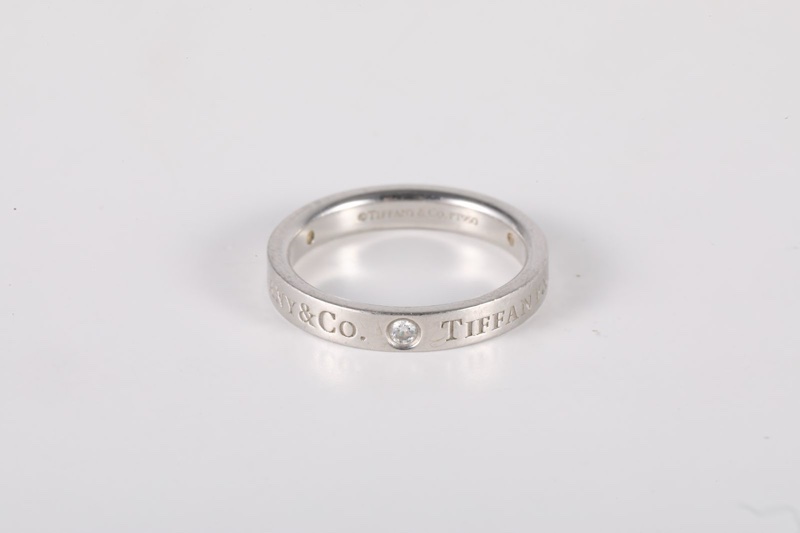 TIFFANY&CO(蒂芙尼) Tiffany & Co. 三鑽戒指 窄版 3mm 鑽石/pt950 49-3