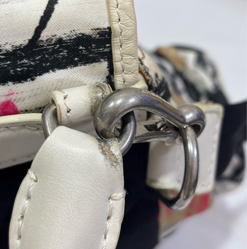 Burberry 塗鴉造型 小後背包 小號-8