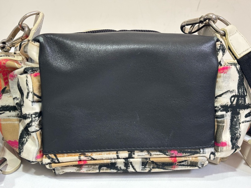 Burberry 塗鴉造型 小後背包 小號-13