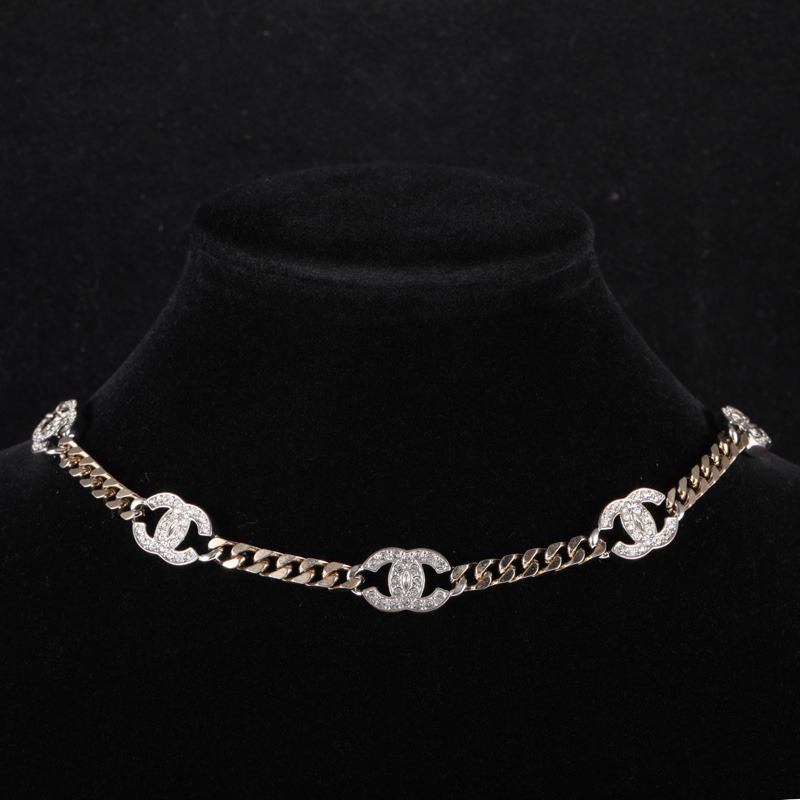 CHANEL(香奈兒) 雙C 槍灰色古巴鏈 5個銀色水鑽logo 頸鏈 合金 項鏈 21A-0