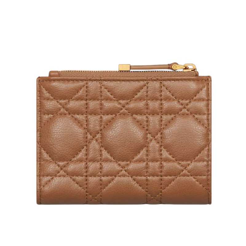 【Dior 迪奧】Caro Dahlia Cannage 籐格紋小牛皮 卡夾 皮夾 短夾 焦糖色 S5173UWHC_M59M-3