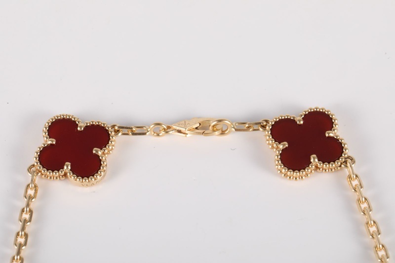 VAN CLEEF&ARPELS(梵克雅寶) Vintage Alhambra 中號五花手鏈 新扣 18K黃金/紅玉髓 S-M碼 黃金-4