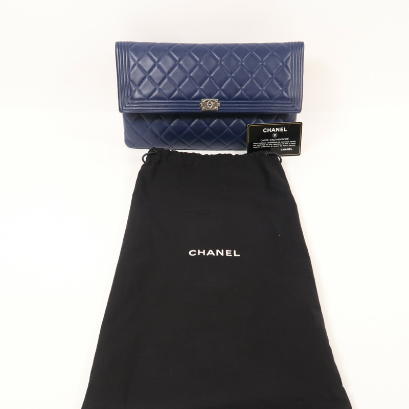CHANEL 皮革Boy Clutch銀扣手拿包-9