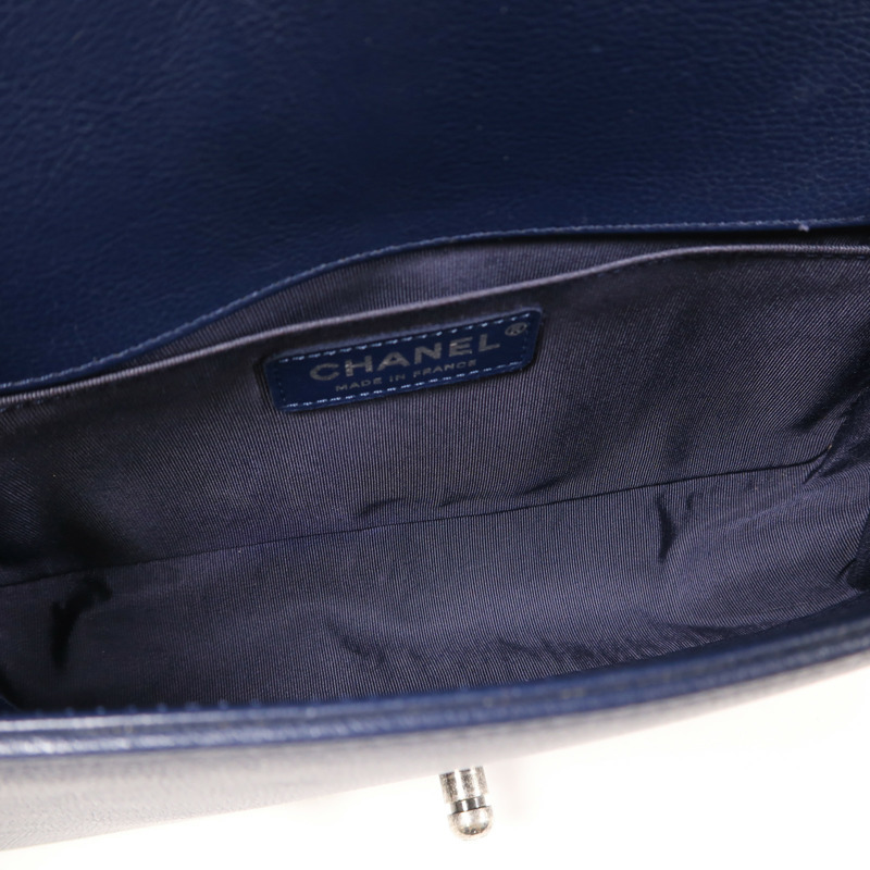 CHANEL 牛皮皮革Boy 25銀扣肩背袋-4