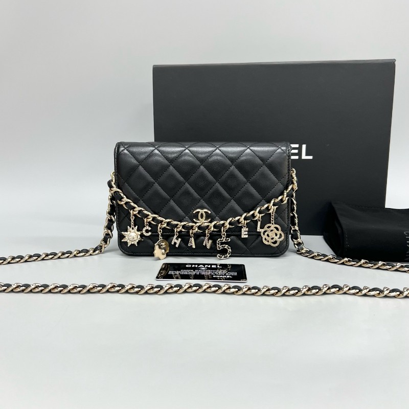 Chanel/香奈兒徽章限量款黑色woc鏈條包 31開-0